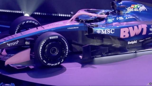 Đội đua F1 Ferrari ra mắt mẫu xe cho mùa giải mới - Ảnh 7.