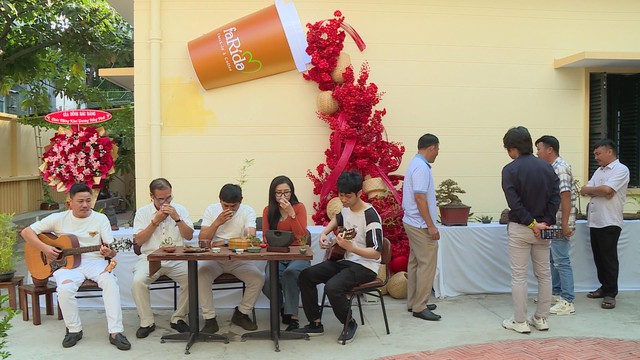 Không gian nghệ thuật Bonsai & Suiseki giữa những ngày giáp Tết- Ảnh 3. Không gian nghệ thuật Bonsai & Suiseki giữa những ngày giáp Tết- Ảnh 3.