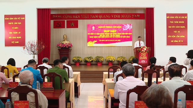 Phường Chợ Quán trao Huy hiệu Đảng nhân kỷ niệm ngày thành lập Đảng Cộng sản Việt Nam- Ảnh 1.