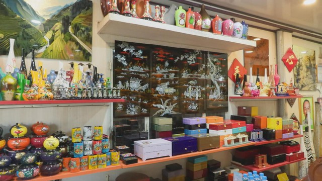 Sắc xuân hiện diện trên từng lớp sơn mài Tương Bình Hiệp- Ảnh 5.