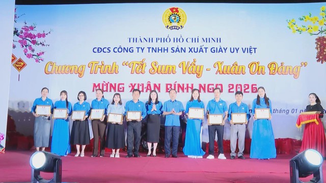 Tết sum vầy, ấm lòng người lao động tại TP. Hồ Chí Minh- Ảnh 4.