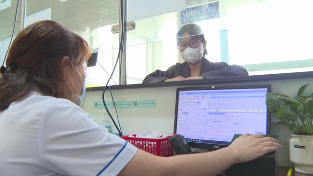 Từ sổ giấy sang dữ liệu số trong khám chữa bệnh: Đẩy mạnh chuyển đổi số - Ảnh 1.