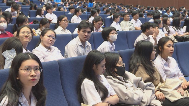 Sôi nổi hoạt động tư vấn mùa thi năm 2026- Ảnh 2.