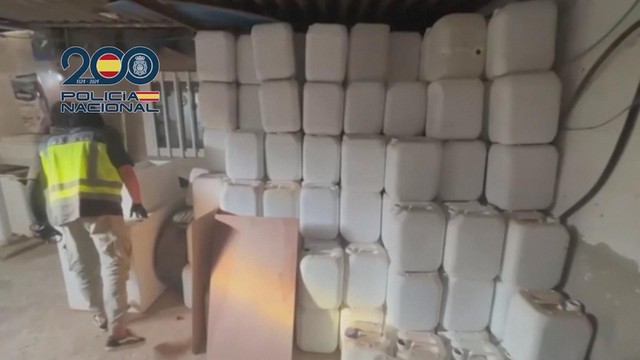 Tây Ban Nha: Bắt giữ hơn 100 nghi phạm buôn bán ma túy xuyên quốc gia - Ảnh 3.