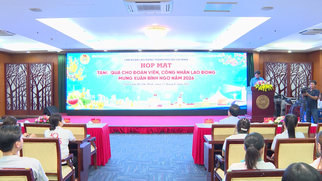 TP. Hồ Chí Minh: Tặng quà Tết cho 350.000 đoàn viên, công nhân lao động khó khăn - Ảnh 3.
