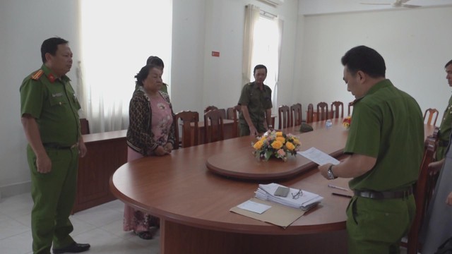 60 Giây ngày 28/1/2026 | TP. Hồ Chí Minh: Cháy cửa hàng trên đường Hai Bà Trưng, giao thông ùn tắc - Ảnh 3.