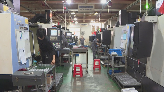 ĐƯA NGHỊ QUYẾT ĐẢNG VÀO GIẢNG ĐƯỜNG, NHÀ MÁY - Ảnh 3.