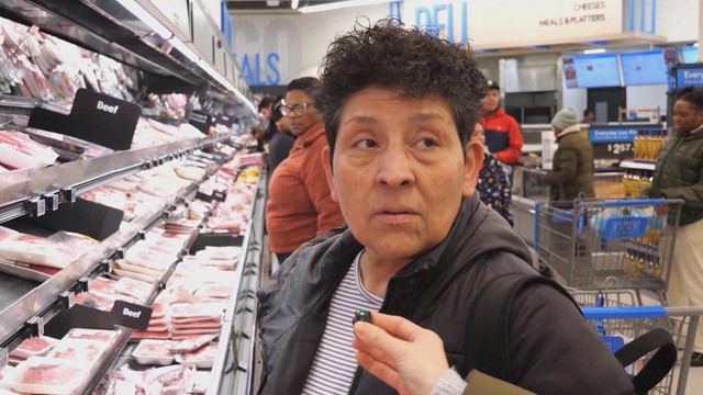 Người dân Mỹ chật vật đối phó với giá cả leo thang, thay đổi thói quen tiêu dùng - Ảnh 2.