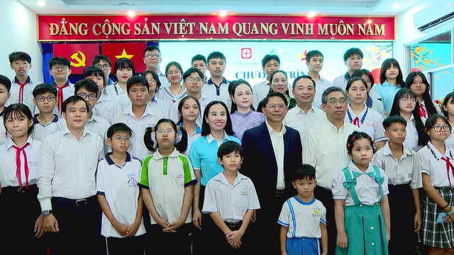 Gần 3 tỷ đồng chia sẻ yêu thương với trẻ mồ côi do dịch Covid-19 - Ảnh 5.