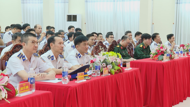 Trung tướng Lê Quang Đạo kiểm tra, chúc Tết Bộ Tư lệnh Vùng Cảnh sát biển 3 - Ảnh 1.