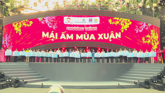 Thời sự HTV ngày 31/1/2026 | Lãnh đạo TP. Hồ Chí Minh thăm hỏi, trao quà cho gia đình chính sách, hộ nghèo, cận nghèo - Ảnh 2.