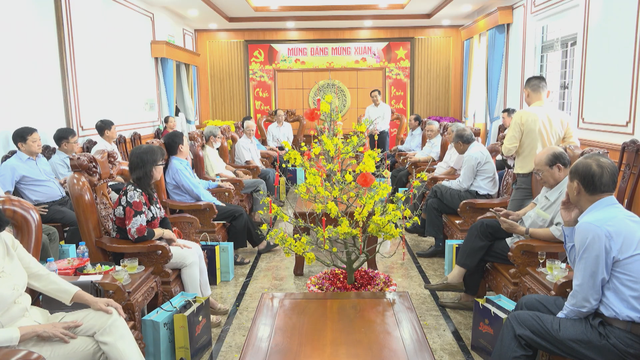 Thời sự HTV ngày 31/1/2026 | Lãnh đạo TP. Hồ Chí Minh thăm hỏi, trao quà cho gia đình chính sách, hộ nghèo, cận nghèo - Ảnh 1.