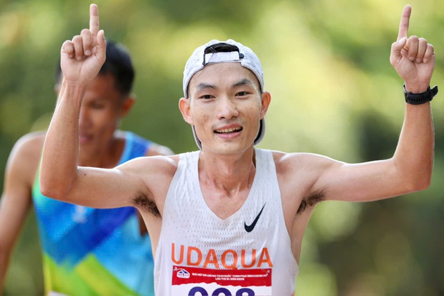 Giải việt dã leo núi Bà Rá - Ảnh 1.