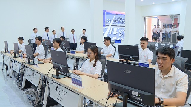 Đầu tư phòng thí nghiệm trọng điểm: Cú hích nâng cao chất lượng đào tạo Đại học tại TP. Hồ Chí Minh- Ảnh 1.