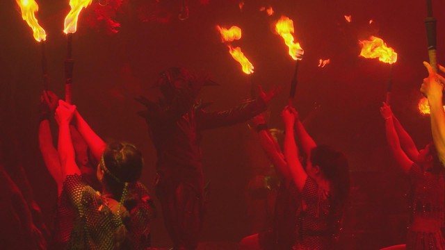 Sân khấu nghệ thuật truyền thống hút khán giả dịp nghỉ Tết Dương lịch- Ảnh 3. Sân khấu nghệ thuật truyền thống hút khán giả dịp nghỉ Tết Dương lịch- Ảnh 3.