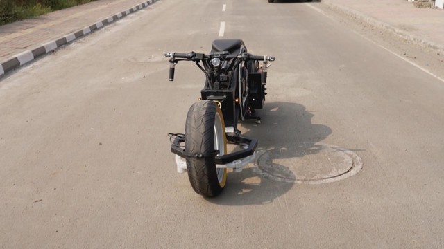 Ấn Độ: Ra mắt siêu mô-tô điện tích hợp A.I.- Ảnh 1.