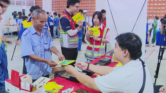 “Xây Tết 2026” tri ân công nhân thoát nước đô thị TP. Hồ Chí Minh - Ảnh 2.
