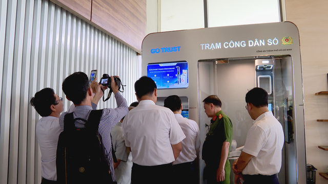 Thời sự HTV ngày 6/1/2026 | Năm đầu tiên, thuế TP. Hồ Chí Minh đạt mức thu ngân sách Nhà nước vượt mốc trên 600.000 tỷ đồng - Ảnh 2.