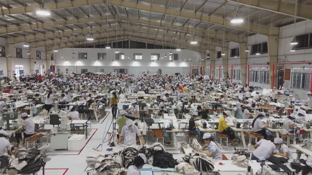 TP. Hồ Chí Minh sôi động khí thế lao động đầu năm 2026 - Ảnh 1.