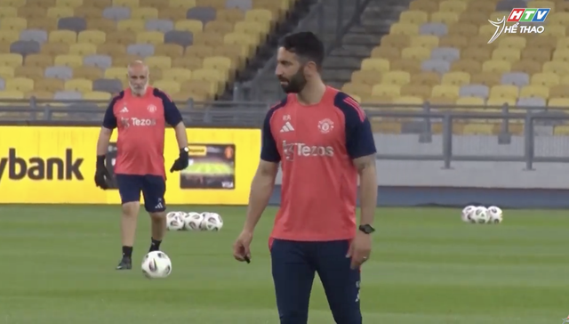 Phản ứng của cổ động viên Man United khi Amorim bị sa thải - Ảnh 1.