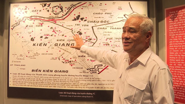 Trưng bày "Thời thanh xuân trên tuyến đường 1C huyền thoại": Ký ức bi tráng của tuổi trẻ miền Nam - Ảnh 3.