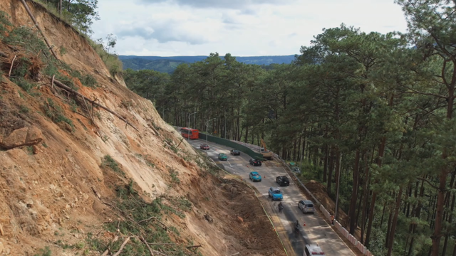 Cấm lưu thông đèo Prenn 6 ngày để khắc phục sạt lở- Ảnh 1.