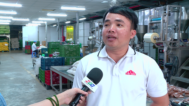 TP. Hồ Chí Minh: Doanh nghiệp chủ động tăng lương, "giữ chân" người lao động mùa cao điểm Tết - Ảnh 3.