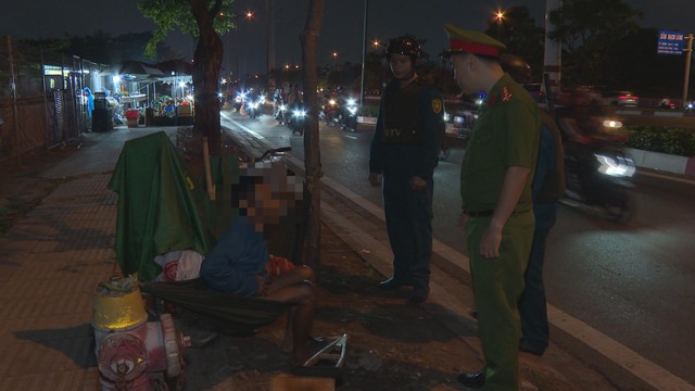 60 Giây ngày 9/1/2026 | TP. Hồ Chí Minh dự kiến lắp dải phân cách mềm, phạt nguội xe lấn làn đường xe đạp - Ảnh 2.