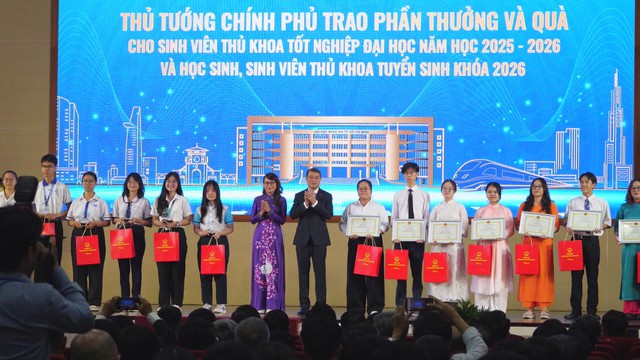 Bí thư Thành ủy TP. Hồ Chí Minh Trần Lưu Quang làm việc với Tập đoàn Becamex | Thời sự HTV ngày 13/10/2026 - Ảnh 2.