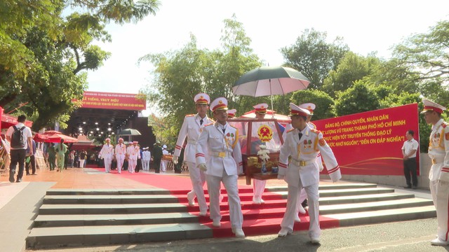 Công tác di dời hài cốt liệt sĩ từ Công viên văn hóa Lê Thị Riêng về Nghĩa trang Liệt sĩ TP. Hồ Chí Minh | Thời sự HTV ngày 14/10/2026 - Ảnh 1.