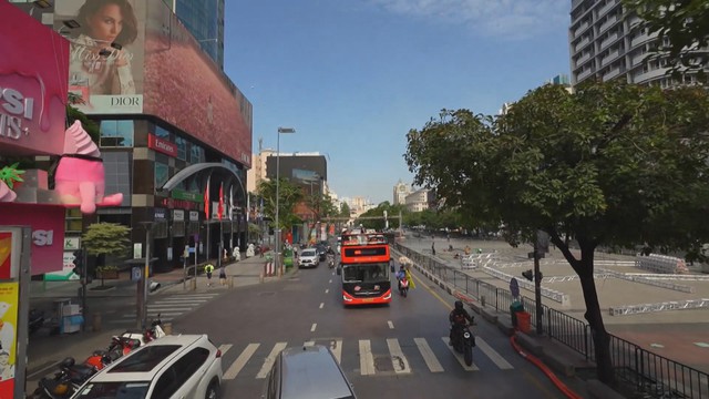TP. Hồ Chí Minh: Xe buýt điện 2 tầng đầu tiên đi vào hoạt  - Ảnh 3.