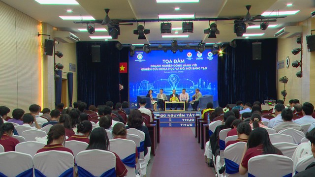 Khai mạc Tuần phim công nghệ "Khung hình tương lai 2026" | Thời sự trưa HTV ngày 29/10/2026 - Ảnh 2.
