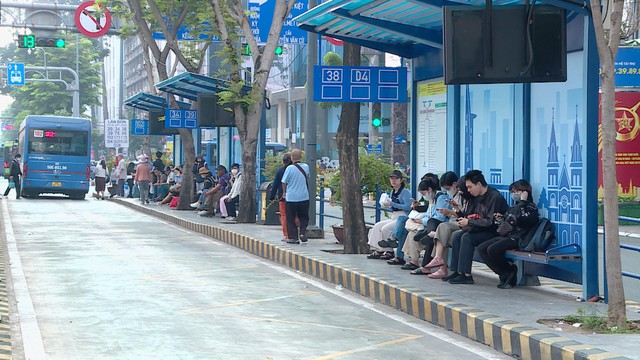 TP. Hồ Chí Minh tăng cường khuyến khích sử dụng giao thông công cộng - Ảnh 1.