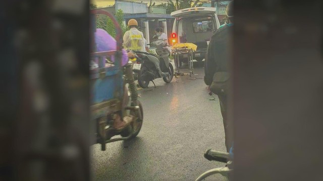 TP. Hồ Chí Minh: 1 người không nhìn đường, gần 10 người thương vong - Ảnh 1.