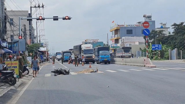 Đồng Tháp: Xe tải va chạm xe máy trên tỉnh lộ 870, một người tử vong - Ảnh 1.
