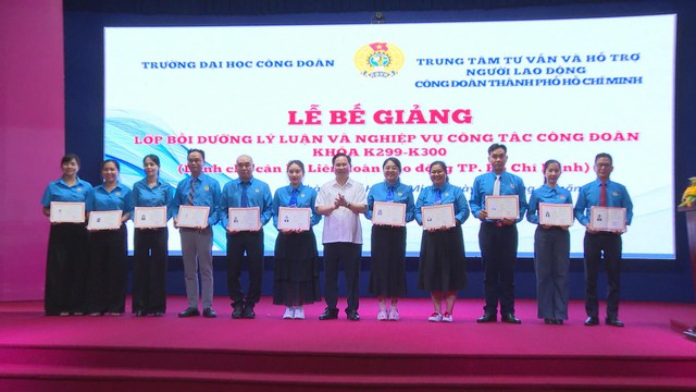 Công bố quyết định về công tác cán bộ tại phường Thạnh Mỹ Tây | Thời sự trưa HTV ngày 5/10/2026- Ảnh 2.