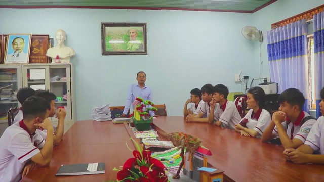 Đắk Lắk: Học sinh mang hung khí giải quyết mâu thuẫn trên mạng - Ảnh 3.
