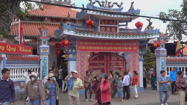 Hàng ngàn người về An Giang tưởng niệm 158 năm ngày giỗ Anh hùng dân tộc Nguyễn Trung Trực - Ảnh 1.