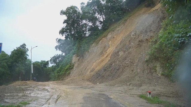 TP. Hồ Chí Minh cảnh báo 122 điểm ngập mùa mưa | Thời sự trưa HTV ngày 7/10/2026 - Ảnh 2.
