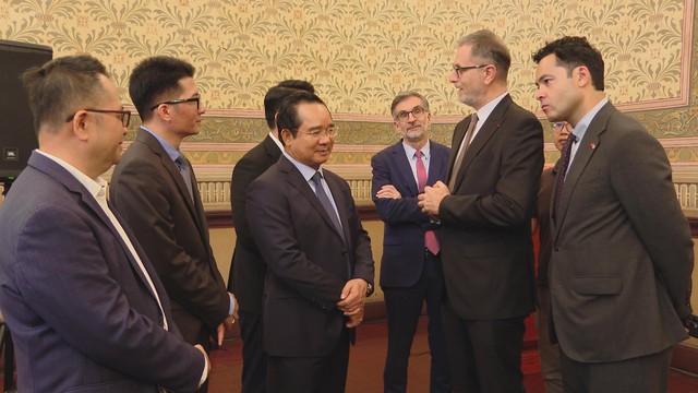 Lãnh đạo TP. Hồ Chí Minh gặp mặt các cơ quan đại diện nước ngoài - Ảnh 3.