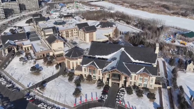 Trung Quốc: Tắm nước khoáng trong... nồi lẩu âm dương - Ảnh 5.