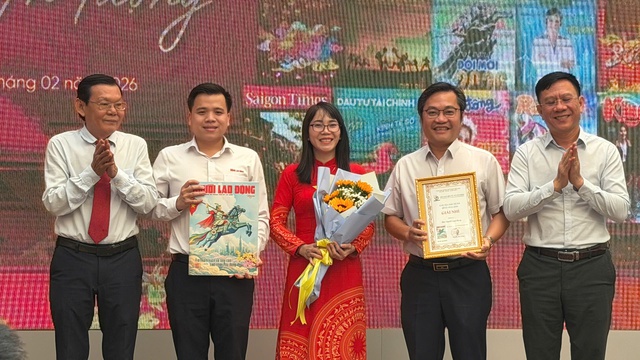 Hội Nhà báo TP. Hồ Chí Minh trao giải Bìa báo Xuân Bính Ngọ 2026 - Ảnh 3.