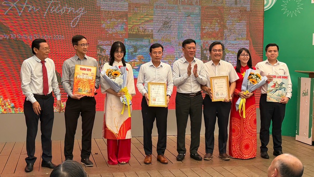 Hội Nhà báo TP. Hồ Chí Minh trao giải Bìa báo Xuân Bính Ngọ 2026 - Ảnh 4.
