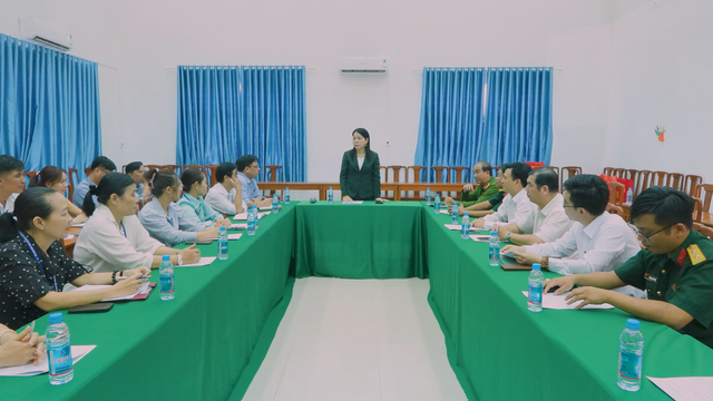 Lãnh đạo TP. Hồ Chí Minh thăm, chúc Tết hộ khó khăn và các đơn vị phía Bắc Thành phố - Ảnh 1.