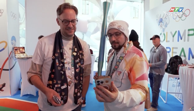 Cơn sốt vật phẩm lưu niệm tại Thế vận hội mùa đông 2026 - Ảnh 1.