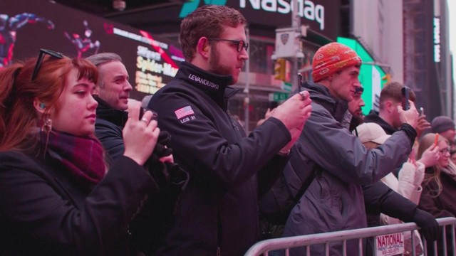 NASCAR gây bất ngờ ở quảng trường Times, New York - Ảnh 3.