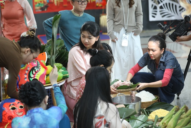 Tết của người làm truyền hình có gì khác? - Ảnh 1.