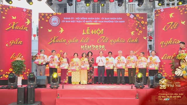 Rộn ràng lễ hội "Xuân gắn kết - Tết nghĩa tình" phường Tân Định - Ảnh 3.