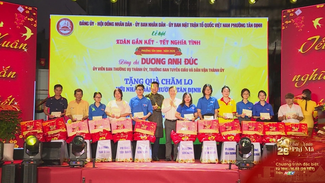 Rộn ràng lễ hội "Xuân gắn kết - Tết nghĩa tình" phường Tân Định - Ảnh 4.