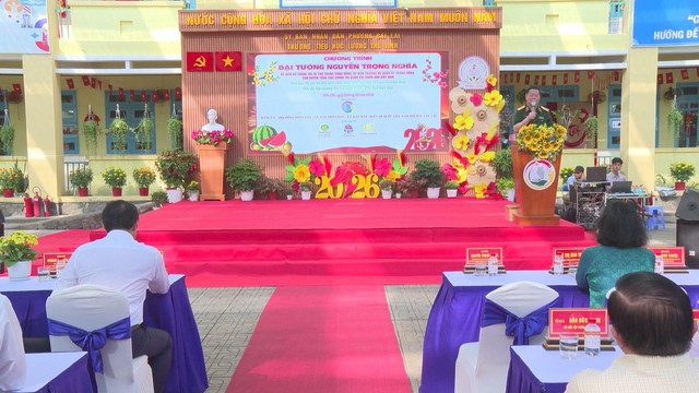 Trao 500 phần quà Tết cho hộ khó khăn tại phường Cát Lái - Ảnh 1.